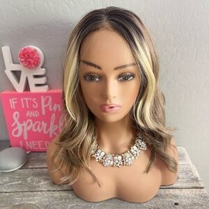 Layered Blonde Highlight Wig with synthetic Soft Waves